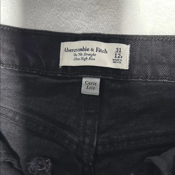 Abercrombie & Fitch Curve Love Ultra High Rise 90s Straight Jean - Picture 2 of 9